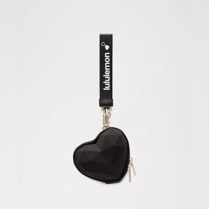 🆕🖤 Lululemon Heart Wristlet - Black/Gold